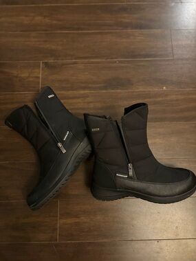 Wanderlust Waterproof Winter Boots Black Dual Zip Size 9